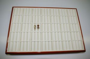 212321 pladenj za poročne prstane - imitaija usnja/les (355 x 242 x 39 mm)