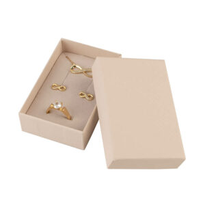 11450 kartonska embalaža za uhane, obesek, verižico, broško (50 x 80 x 22 mm)